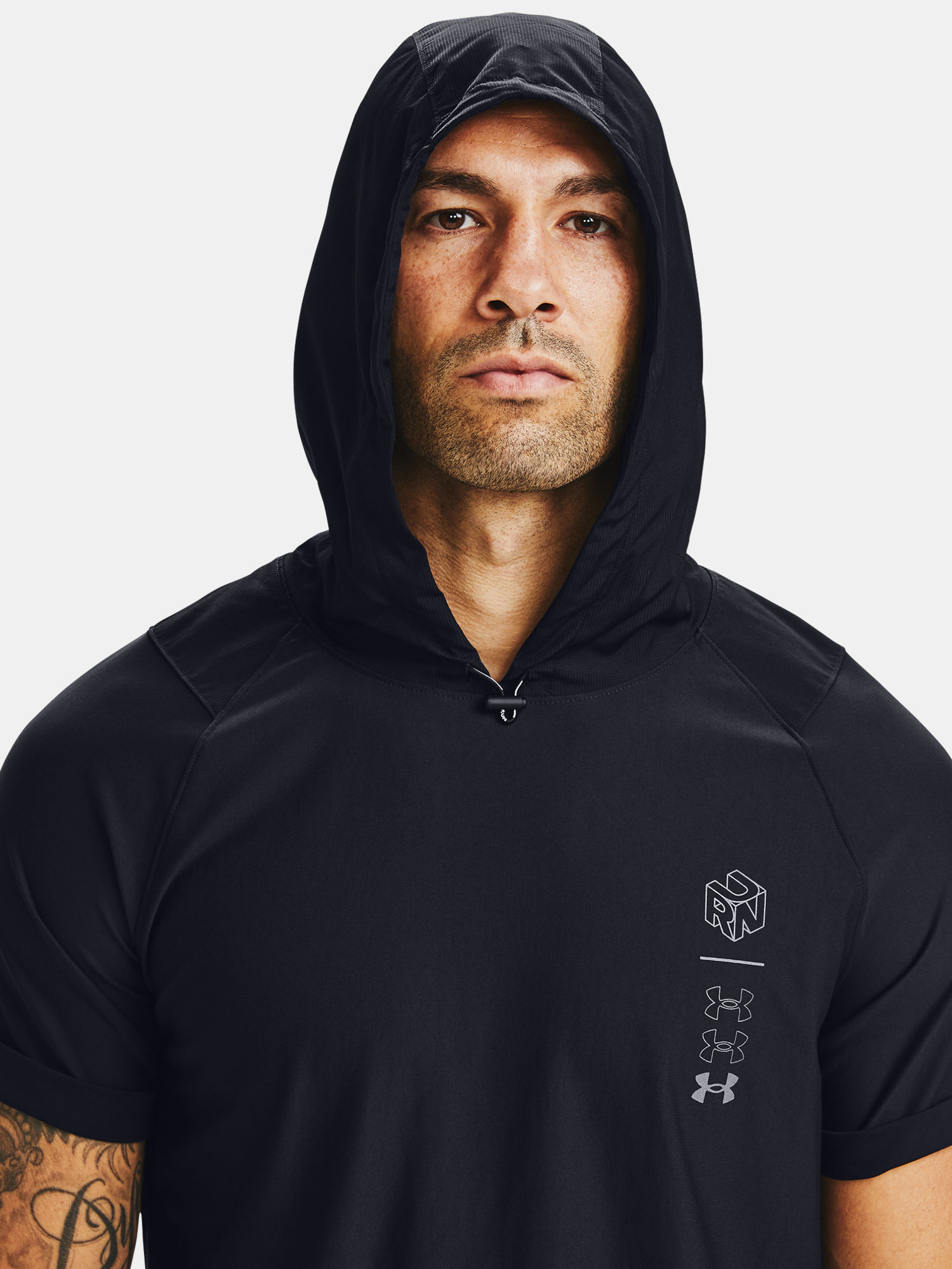 Mikina Under Armour Run Anywhere Hooded SS-BLK (5)