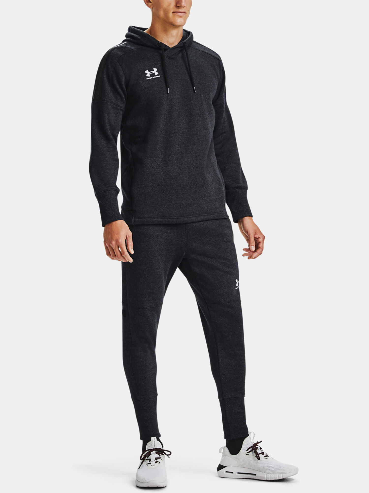 Tepláky Under Armour Accelerate Off-Pitch Jogger-BLK (4)