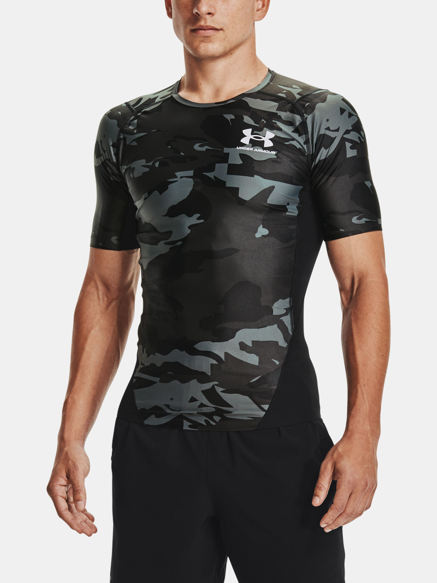 Kompresní tričko Under Armour HG Isochill Comp Print SS-BLK (1)