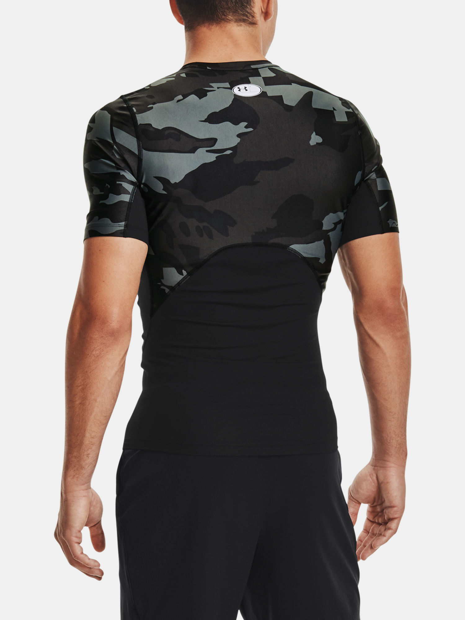Kompresní tričko Under Armour HG Isochill Comp Print SS-BLK (2)