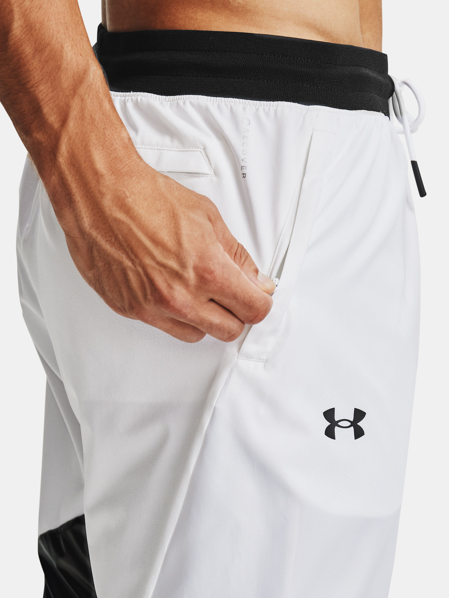 Tepláky Under Armour  Recover Legacy Pant (6)